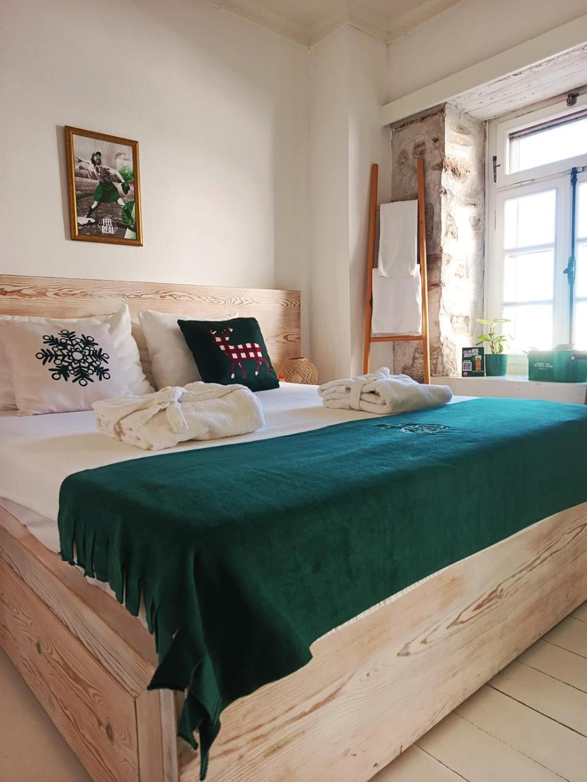 Berlin'S Guest House Urla Exterior photo